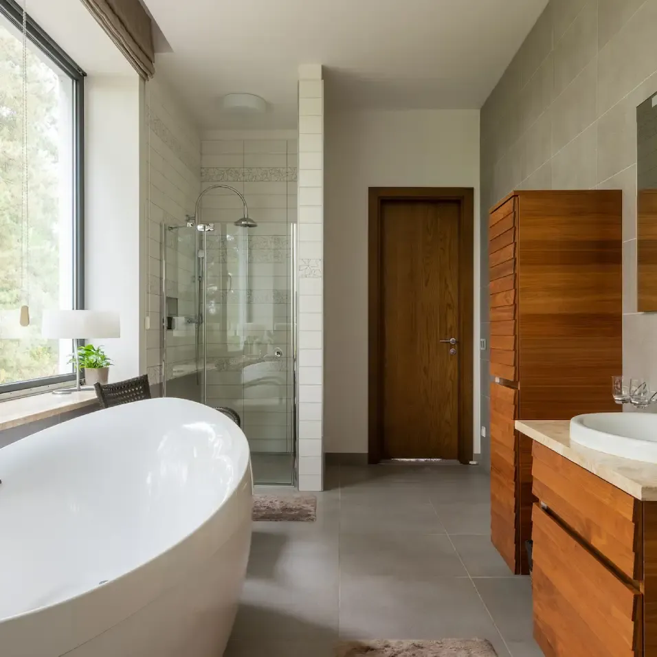 Bathroom Remodeling: DIY vs. Hiring a Professional